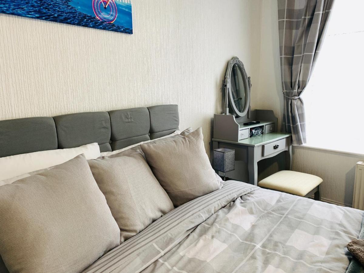 The Whitehouse Holiday Apartments Blackpool Buitenkant foto