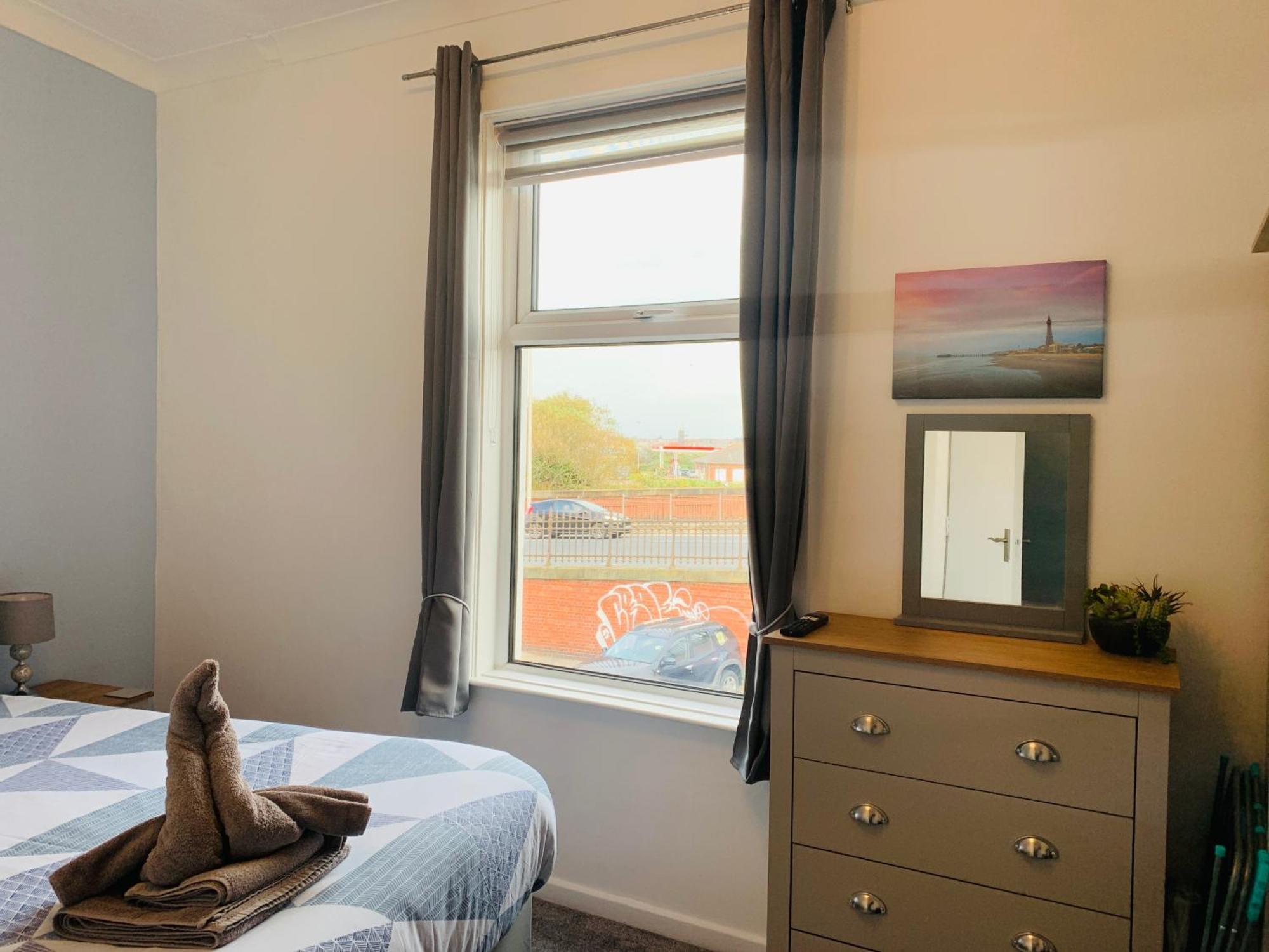 The Whitehouse Holiday Apartments Blackpool Buitenkant foto