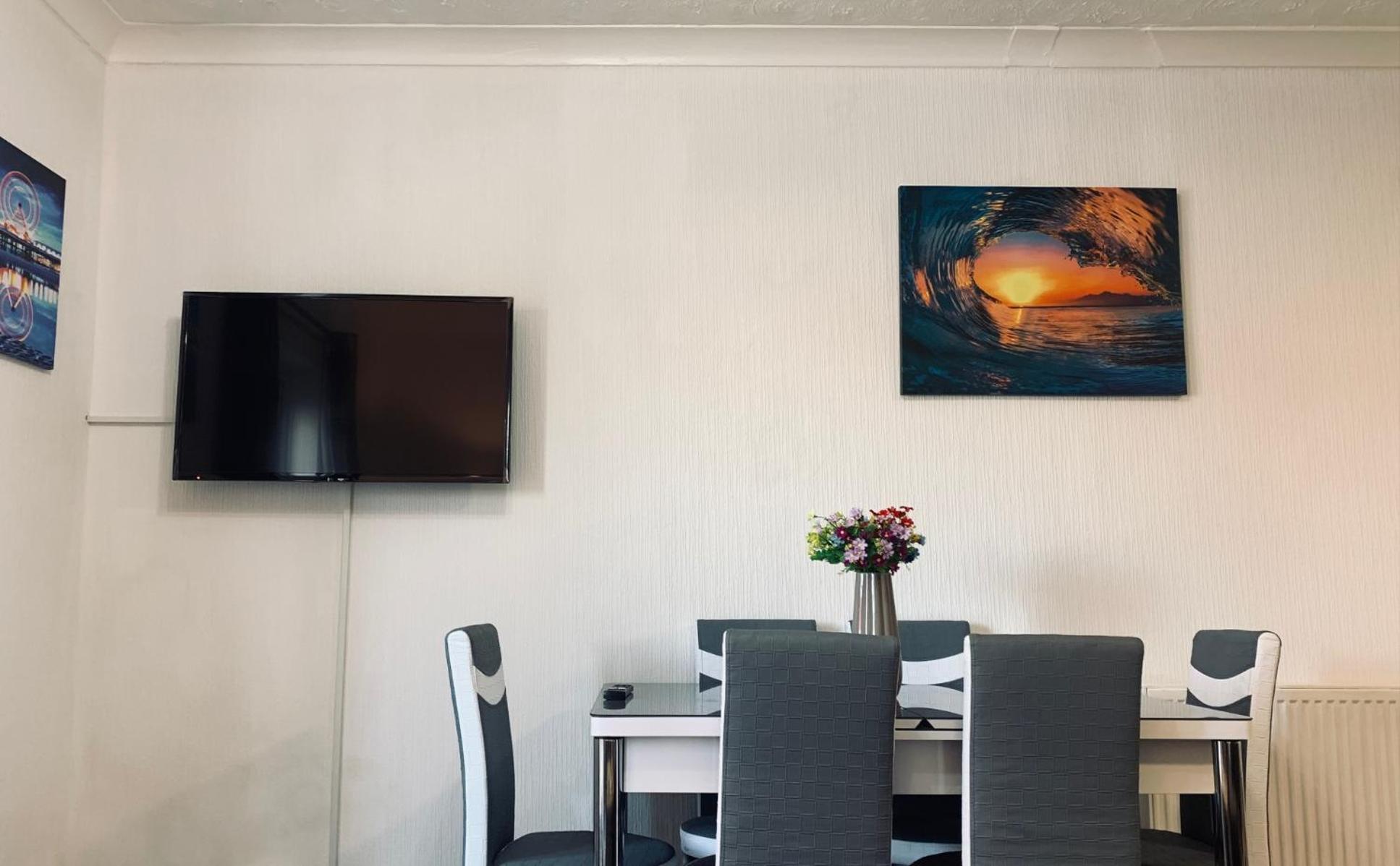 The Whitehouse Holiday Apartments Blackpool Buitenkant foto